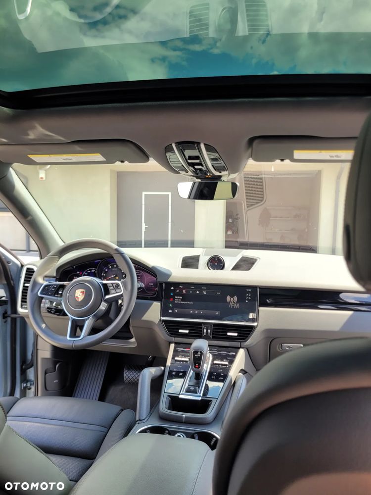 Porsche Cayenne - 8
