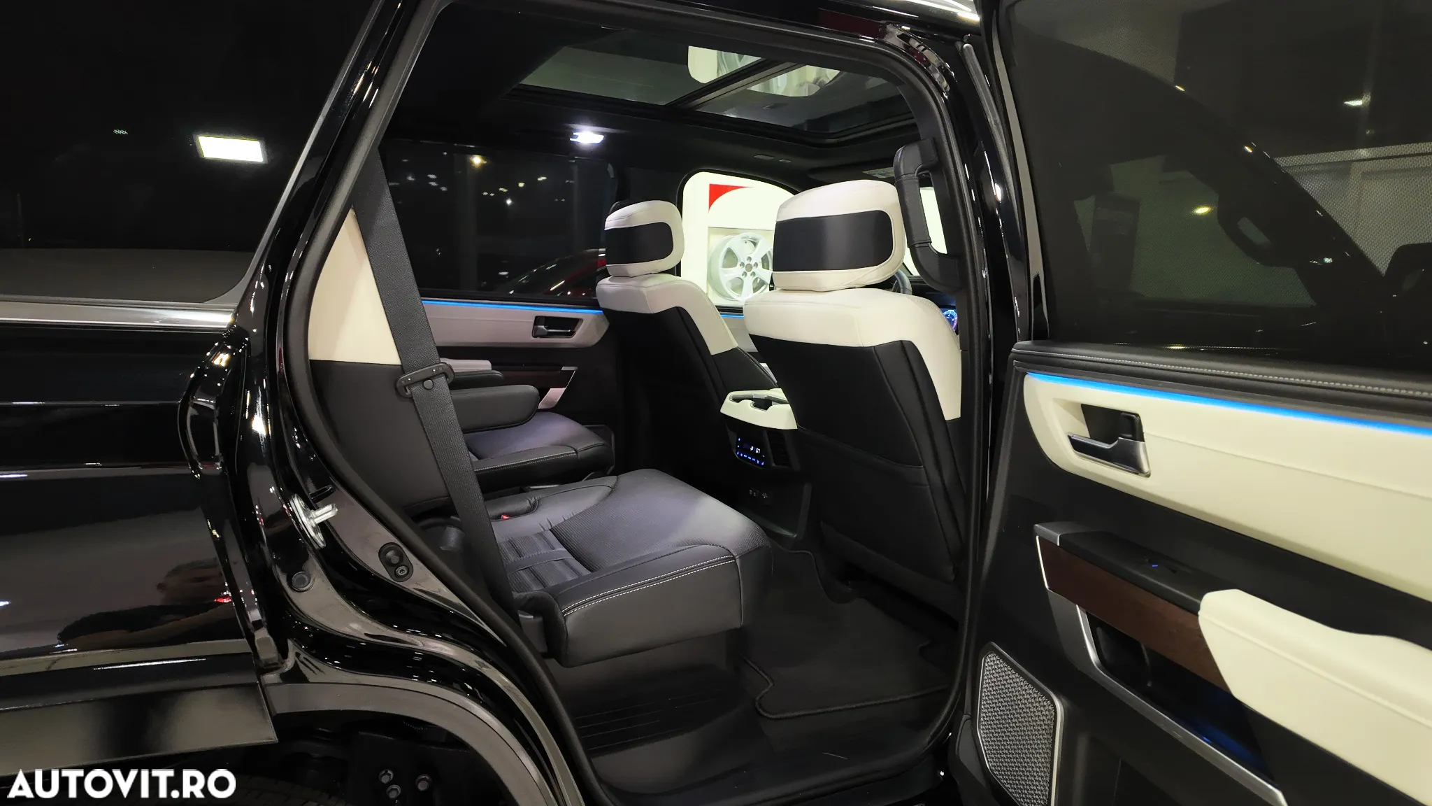 Toyota Sequoia - 37