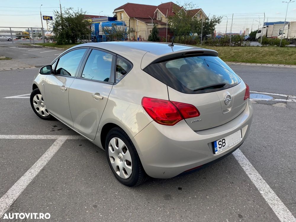 Opel Astra 1.6 Enjoy - 2