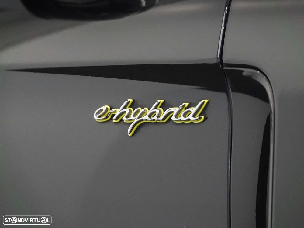 Porsche Panamera 4 E-Hybrid - 11