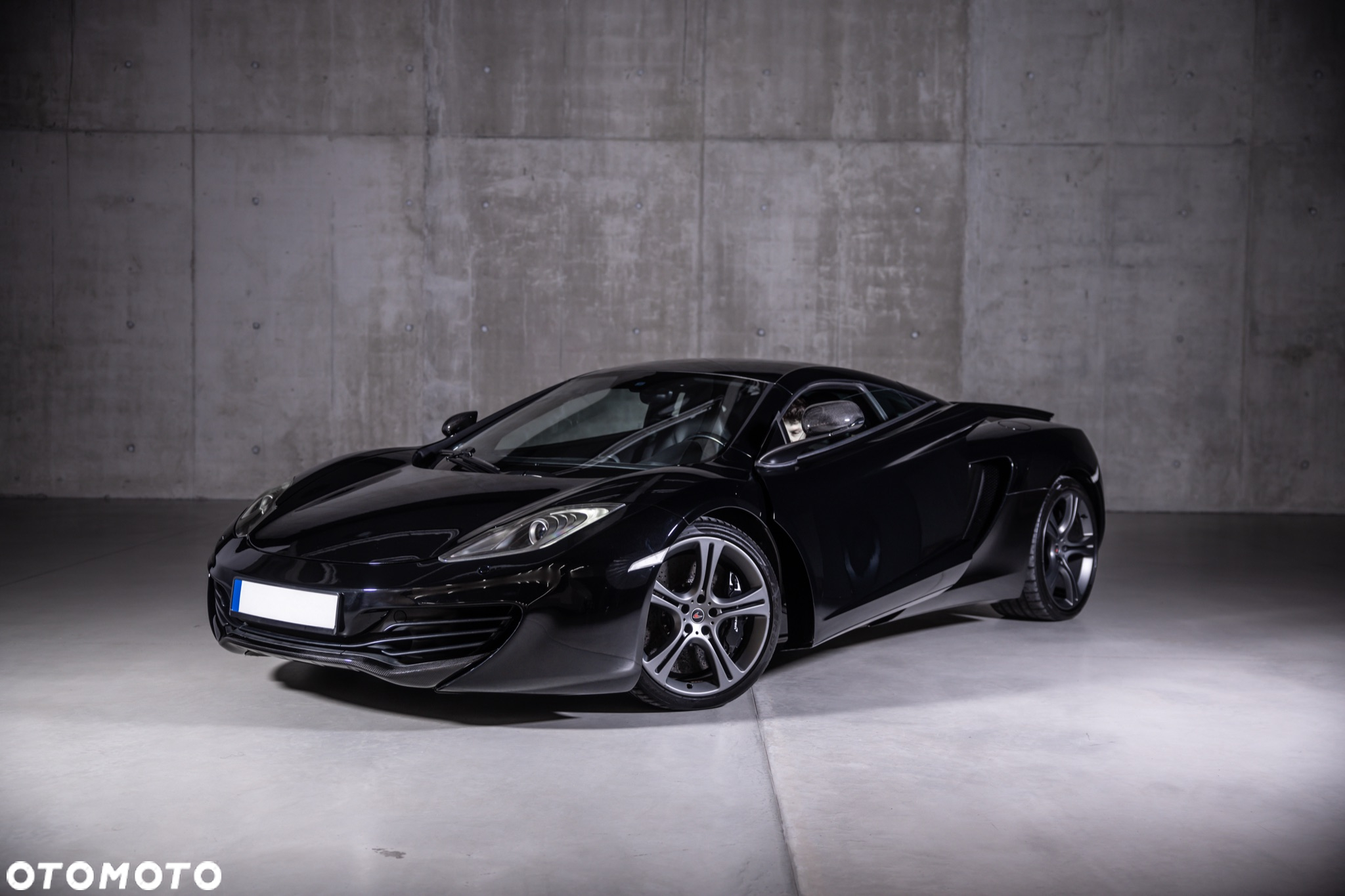 McLaren MP4-12C Coupe - 13