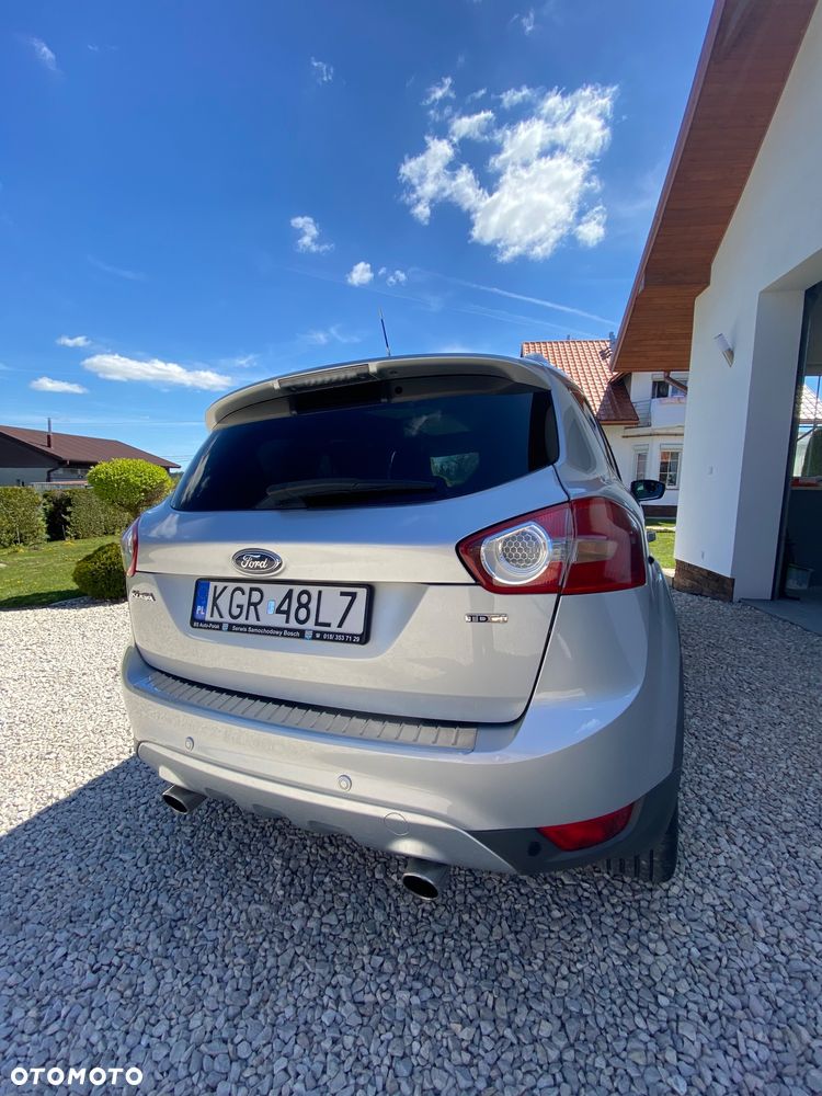 Ford Kuga 2.0 TDCi 2x4 Titanium - 8