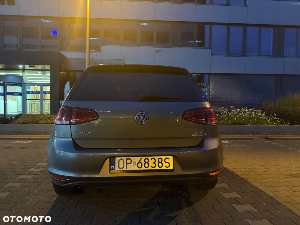 Volkswagen Golf - 22