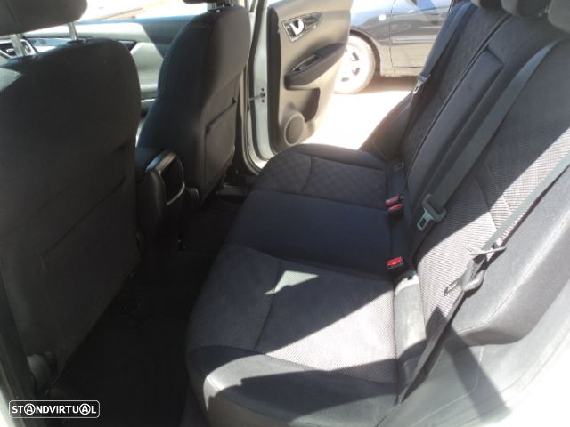 Nissan Qashqai 1.5 dCi TEKNA+ - 14