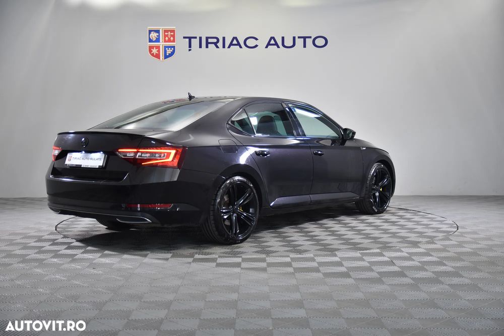Skoda Superb 2.0 TDI DSG Sportline - 6
