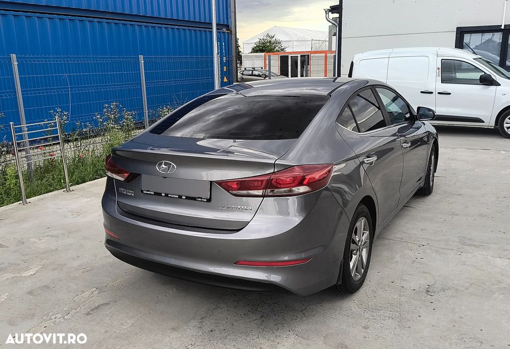 Hyundai Elantra 1.6 CRDI Highway - 6