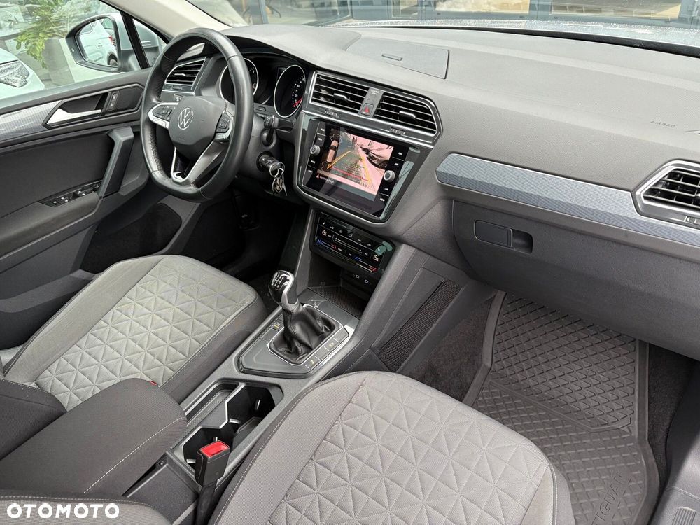 Volkswagen Tiguan - 16