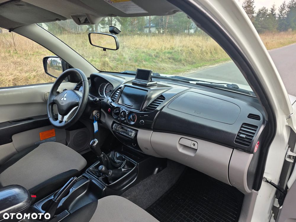 Mitsubishi L200 2.5 DID SC Inform - 17