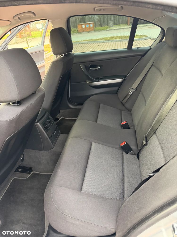 BMW Seria 3 - 16