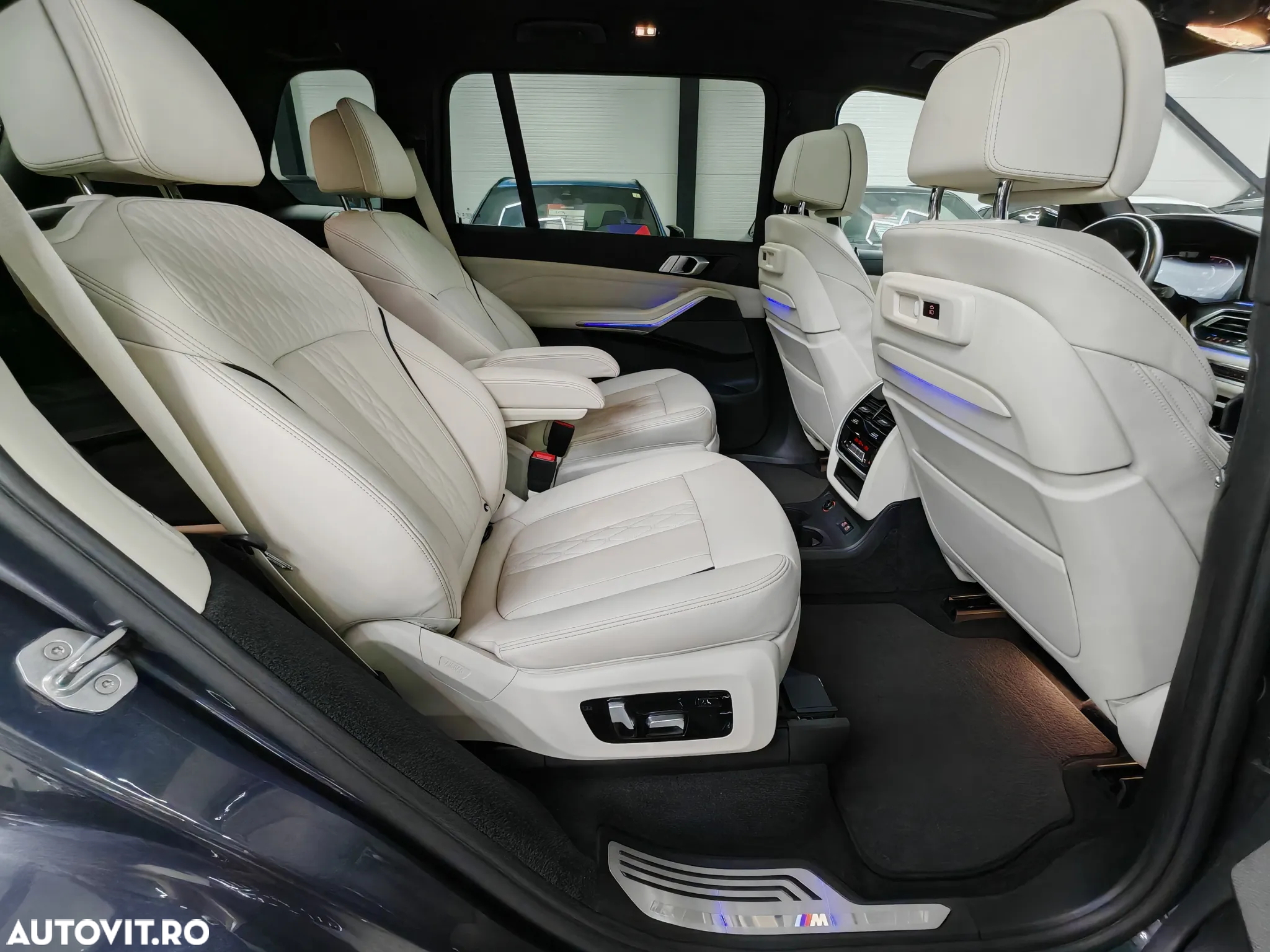 BMW X7 xDrive40i - 11
