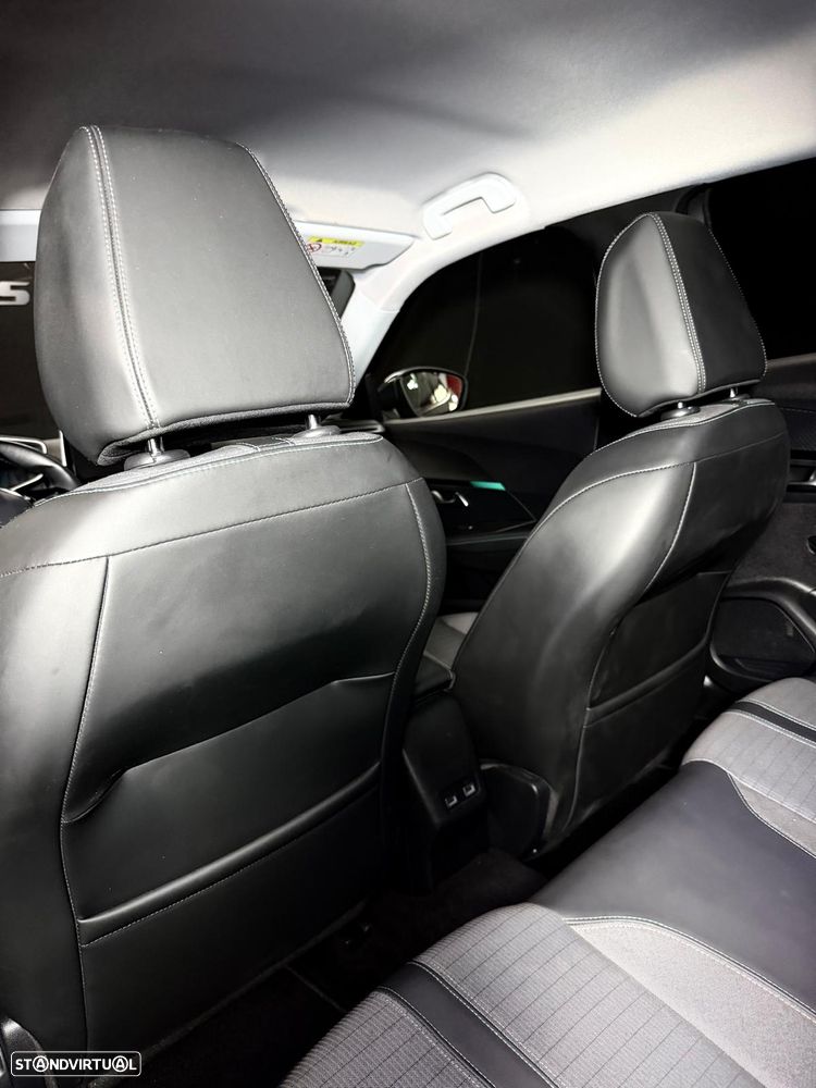 Peugeot 2008 PureTech 130 Allure Pack - 8