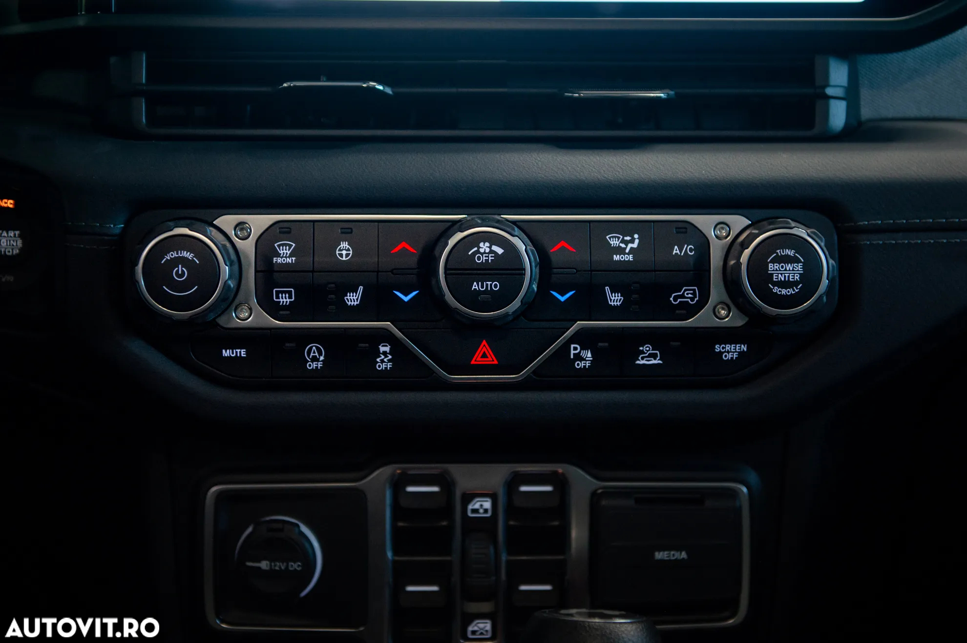 Jeep Wrangler Unlimited 2.0 AT8 4WD Sahara - 26