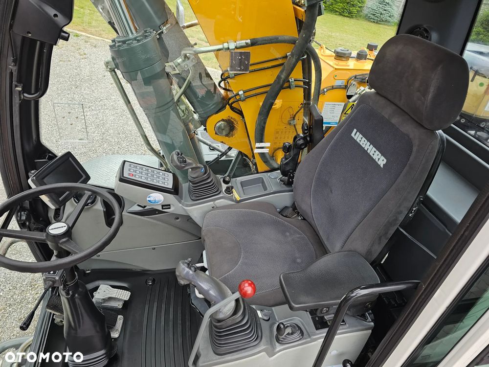 Liebherr A 916 - 8