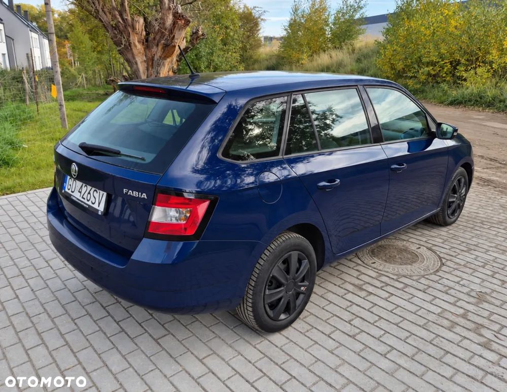 Skoda Fabia 2015 photo 4
