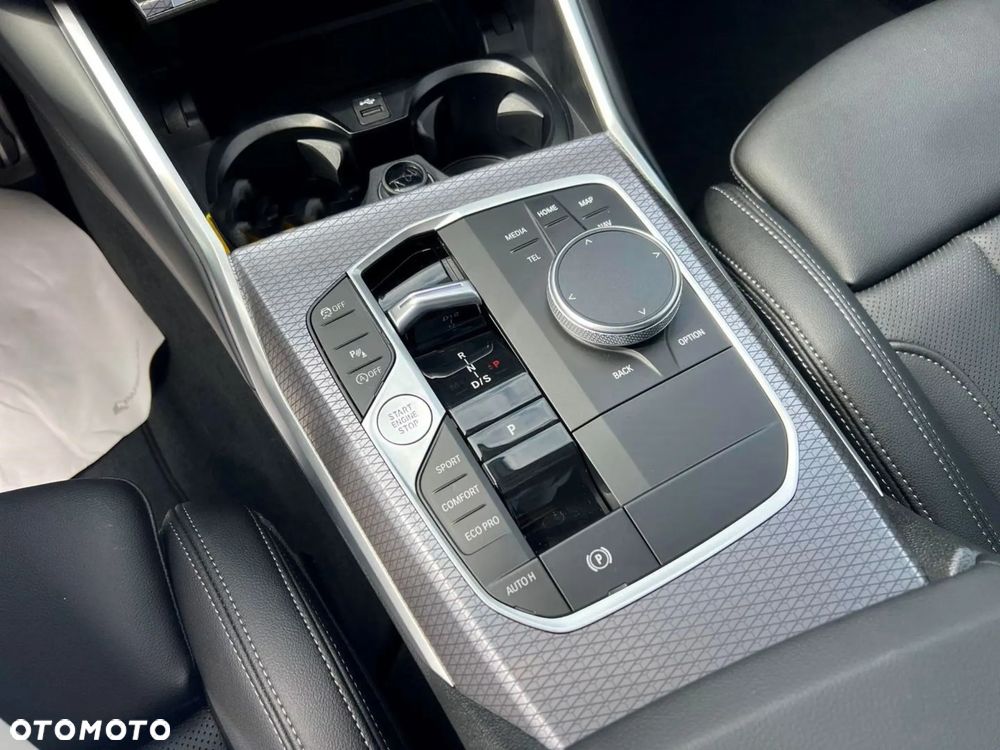 BMW Seria 3 318i M Sport - 18