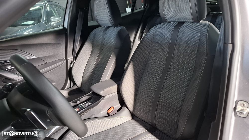 Peugeot 2008 1.2 Hybrid Allure e-DCS6 - 15