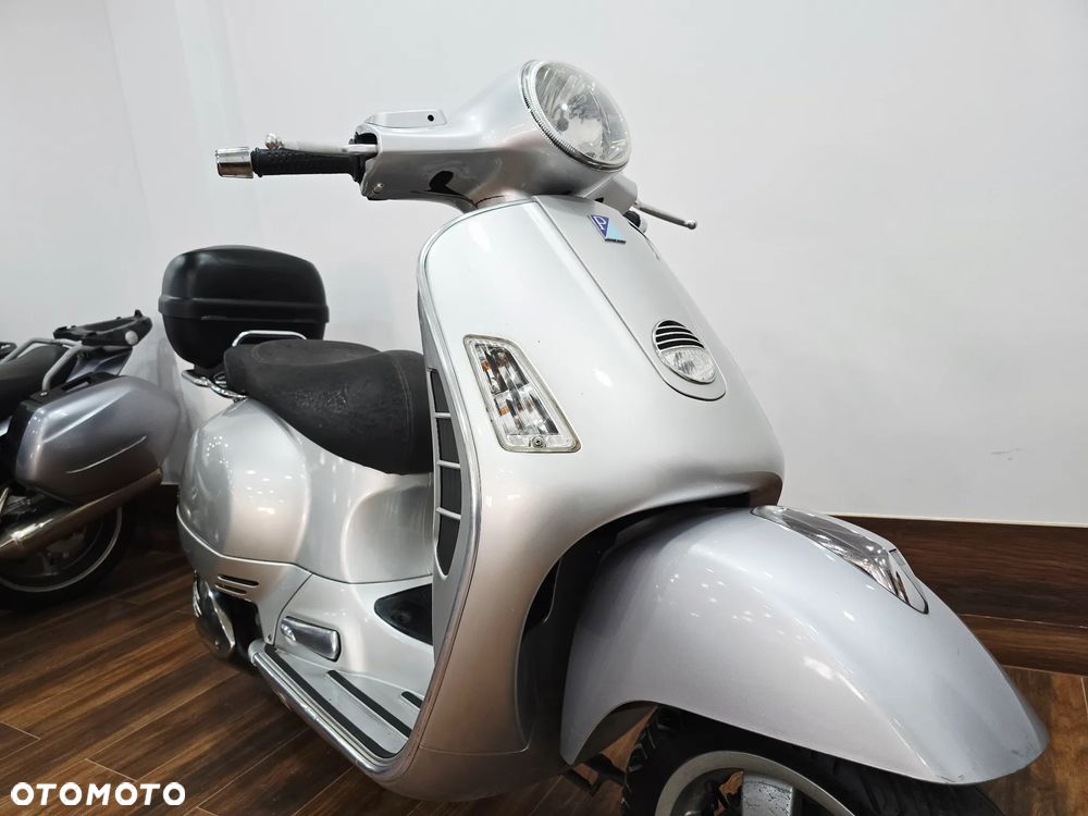 Piaggio Vespa - 25