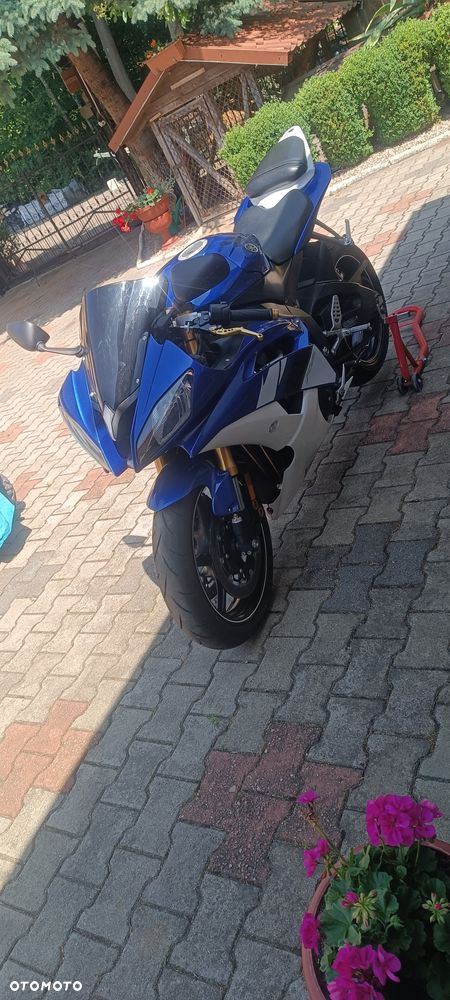 Yamaha YZF - 4