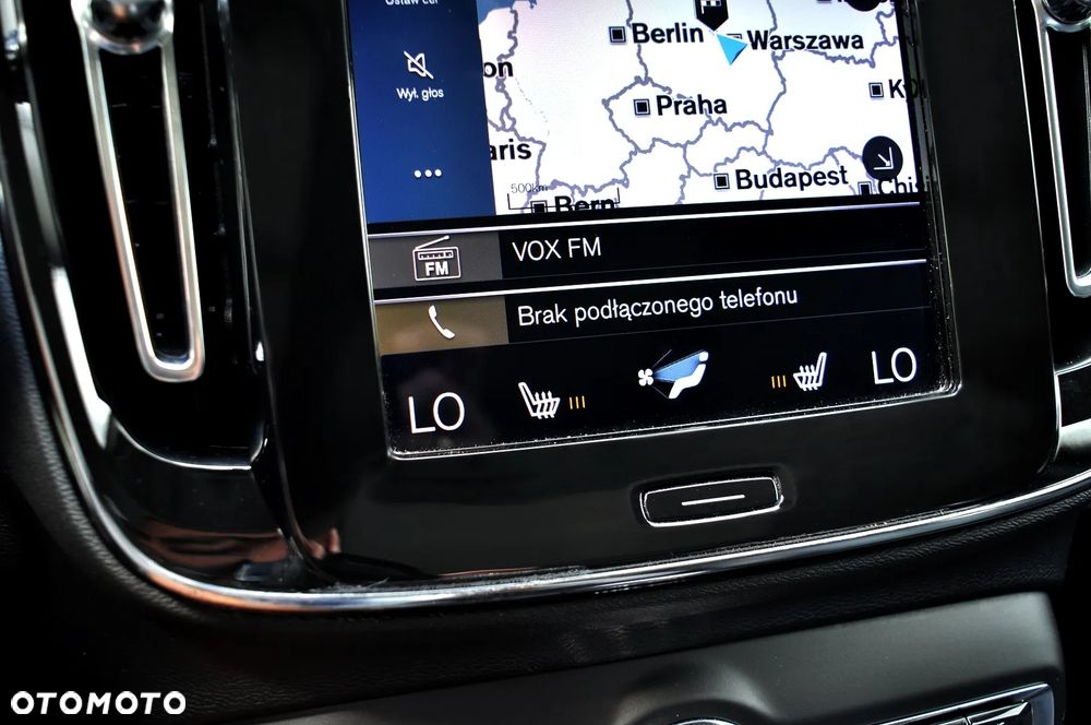 Volvo XC 40 T3 Momentum Pro - 25