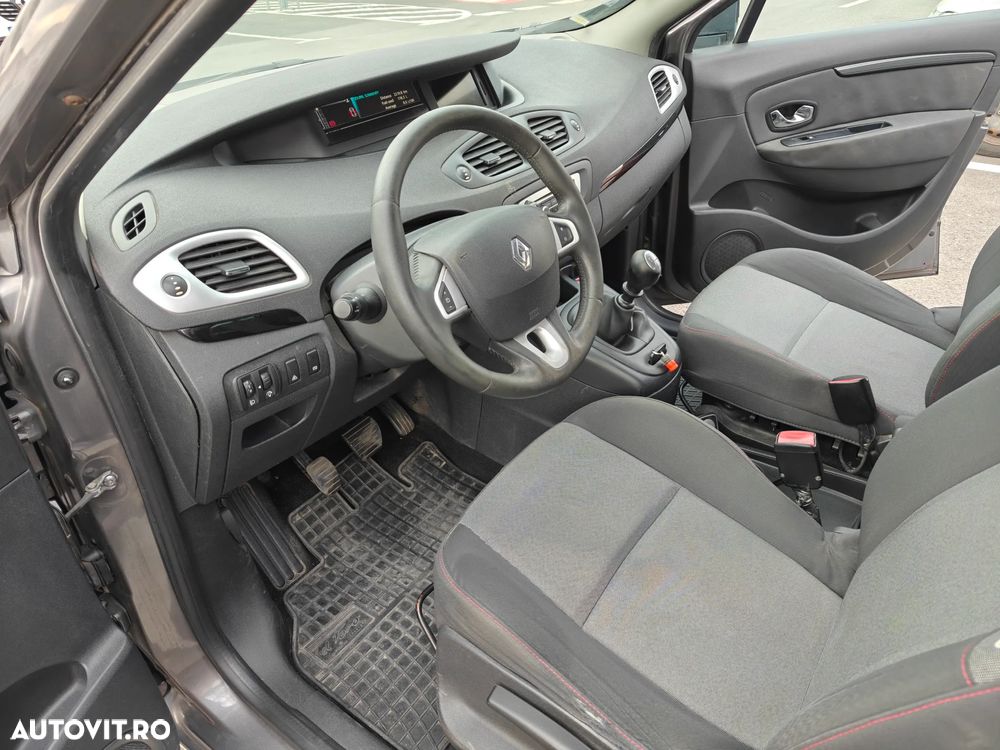 Renault Grand Scenic 1.6 dCi Stop&Start Energy Privilege - 12