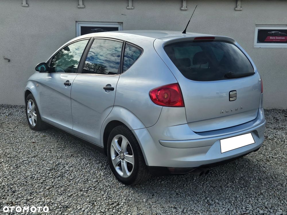 Seat Altea 2012 photo 2