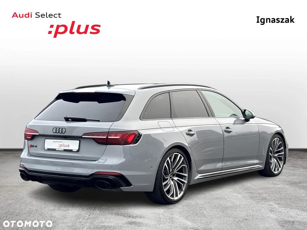 Audi RS4 Avant - 5