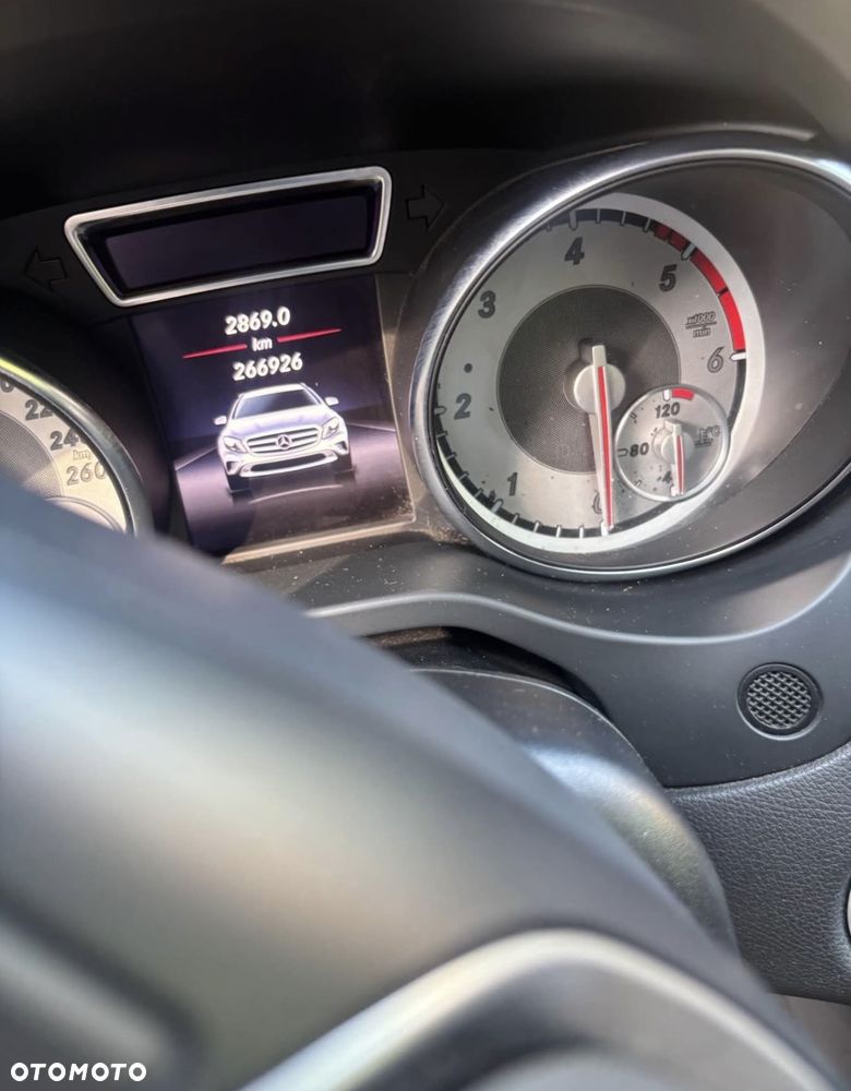 Mercedes-Benz GLA - 6
