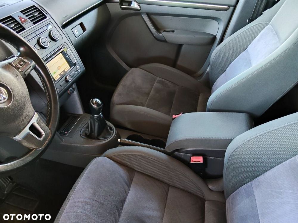 Volkswagen Touran - 13