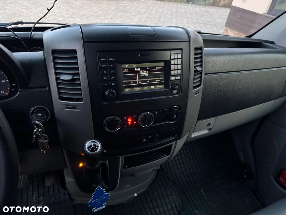 Mercedes-Benz Sprinter - 12