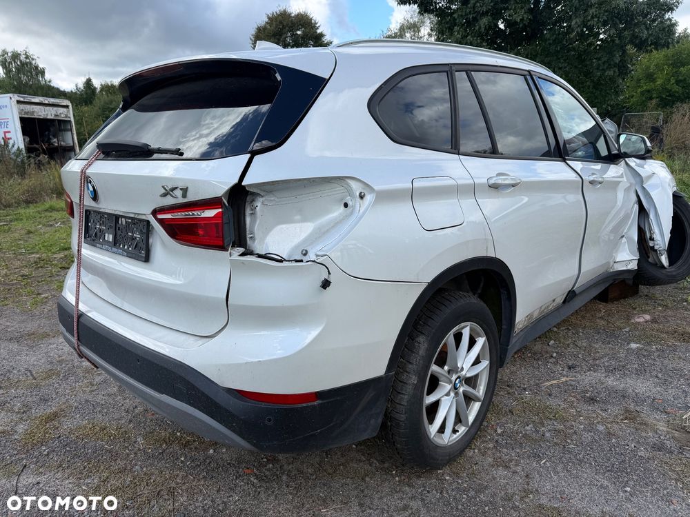 BMW X1 sDrive18d Sport Line - 4