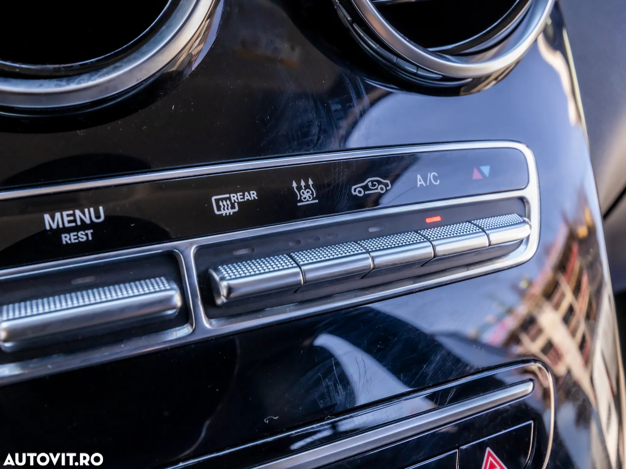 Mercedes-Benz GLC 300 e 4Matic 9G-TRONIC - 31