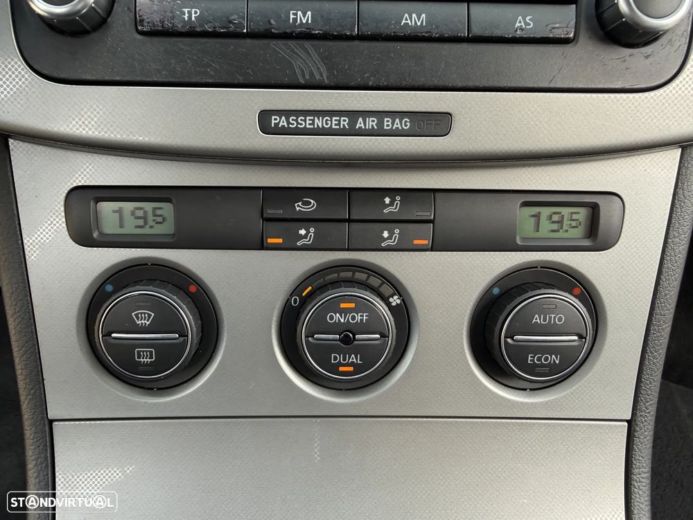 VW Passat 2.0 TDI Highline - 23