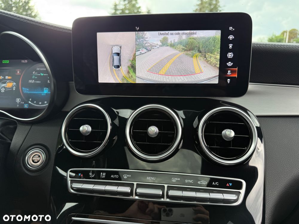 Mercedes-Benz GLC 300 4Matic 9G-TRONIC AMG Line Plus - 26