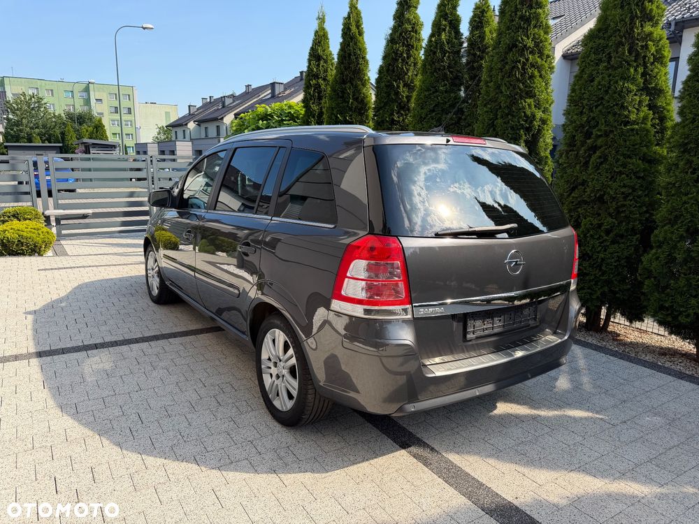 Opel Zafira 1.8 Cosmo EU5 - 4