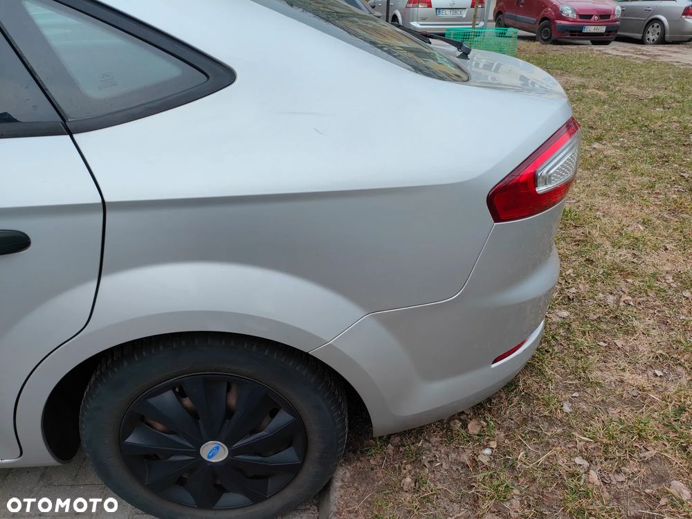 Ford Mondeo 2.0 Trend - 12