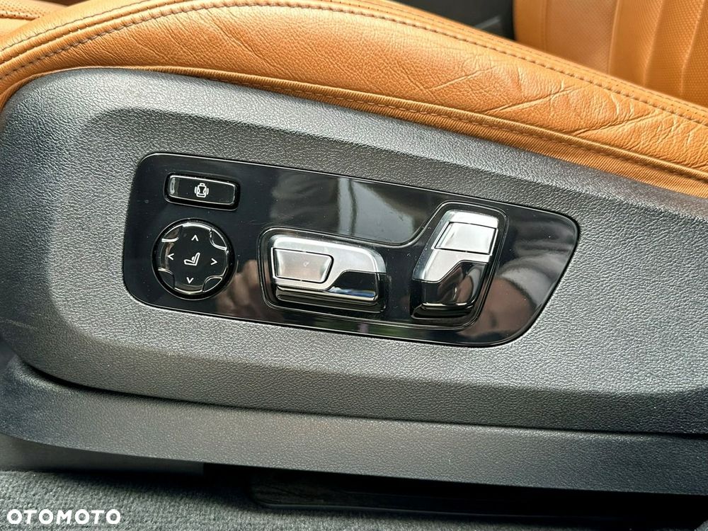 BMW X7 M50i sport - 30
