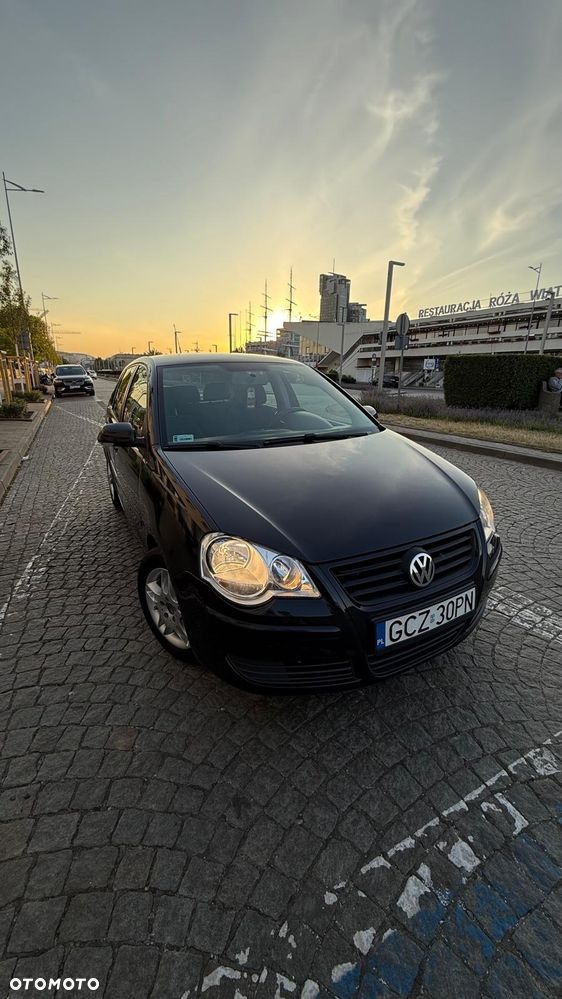 Volkswagen Polo 1.4 16V Comfortline - 1