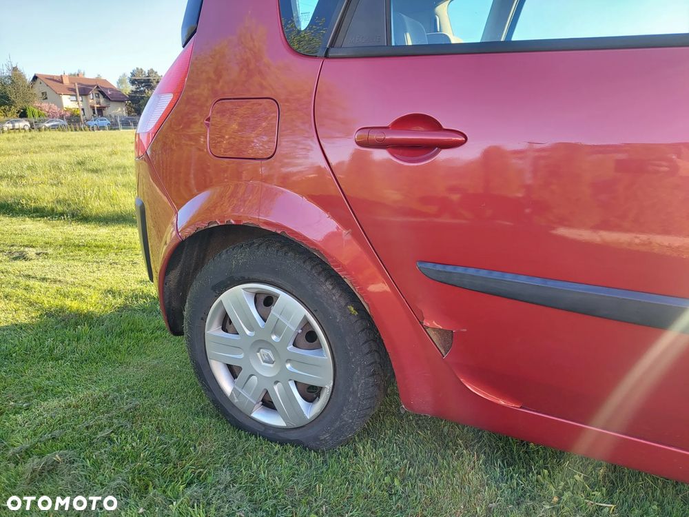 Renault Scenic 1.6 Confort Privilege - 8