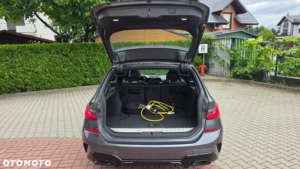 BMW Seria 3 330e M Sport - 16