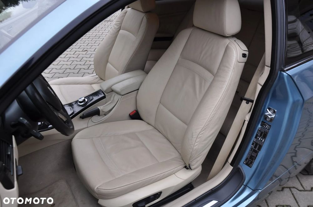 BMW Seria 3 325i xDrive - 28