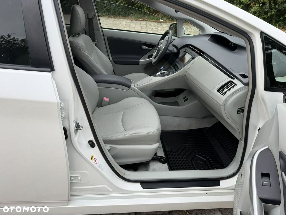 Toyota Prius - 8