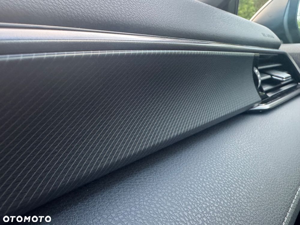 Toyota Camry 2.5 Hybrid Comfort CVT - 37