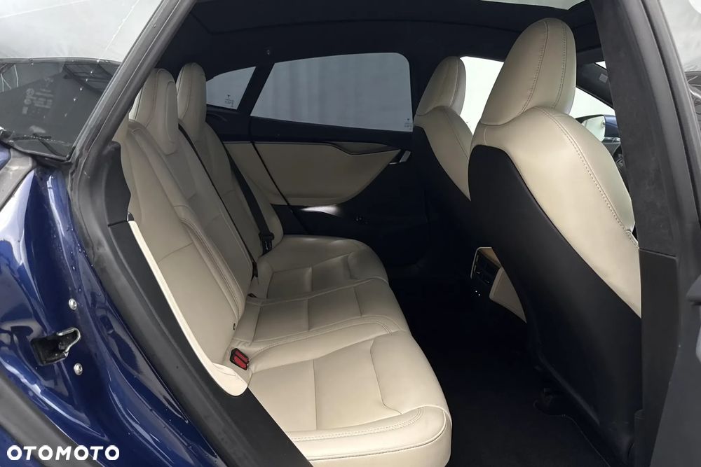 Tesla Model S Long Range Plus - 8