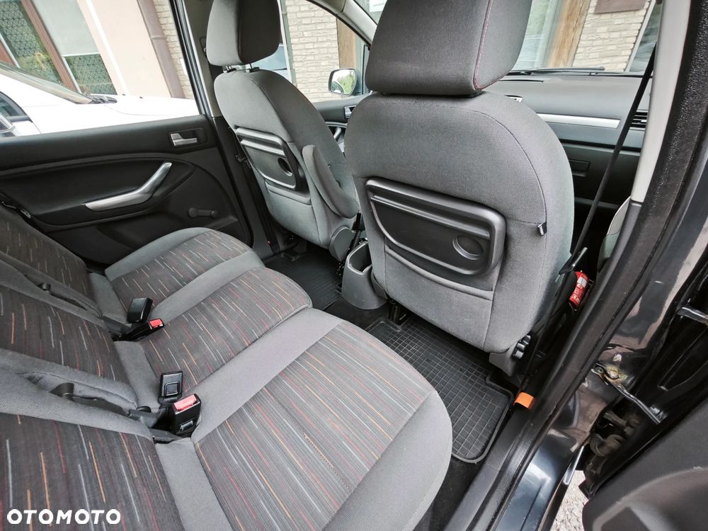 Ford Focus C-Max - 23