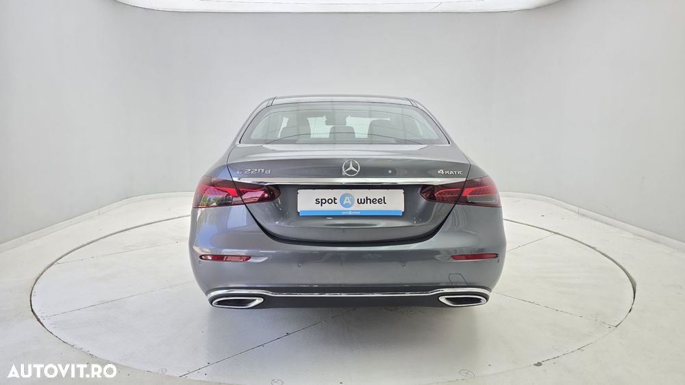 Mercedes-Benz E - 7