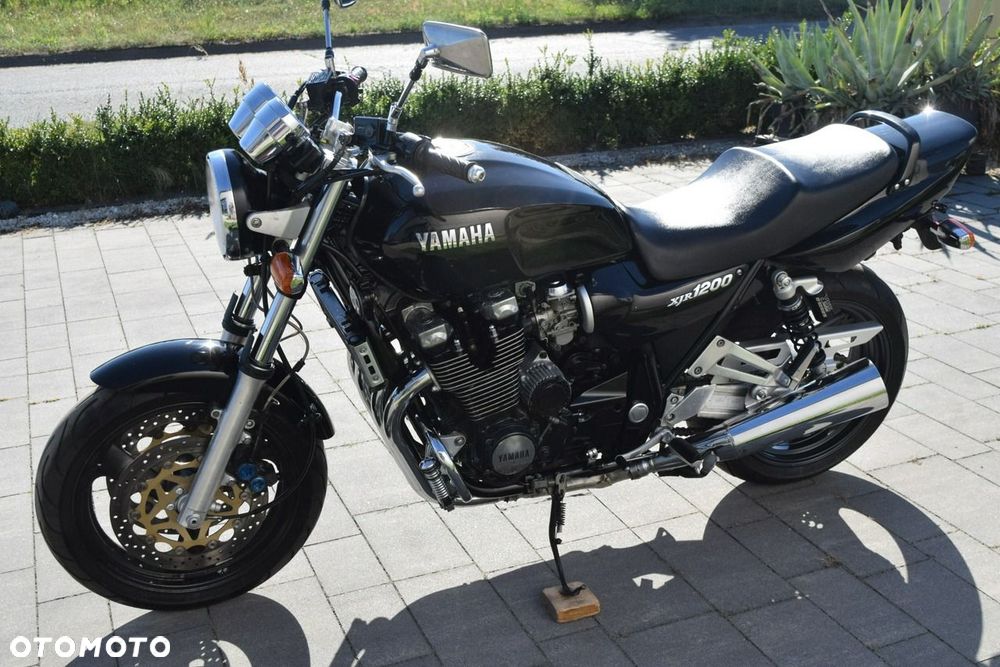 Yamaha XJR - 4
