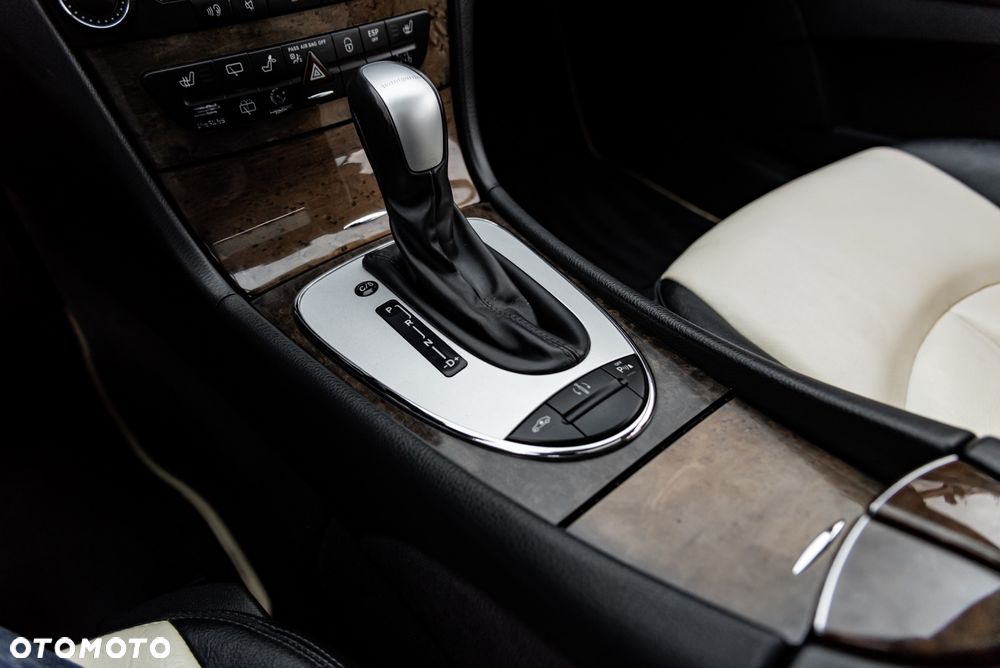 Mercedes-Benz Klasa E 320 T 4Matic Avantgarde - 36
