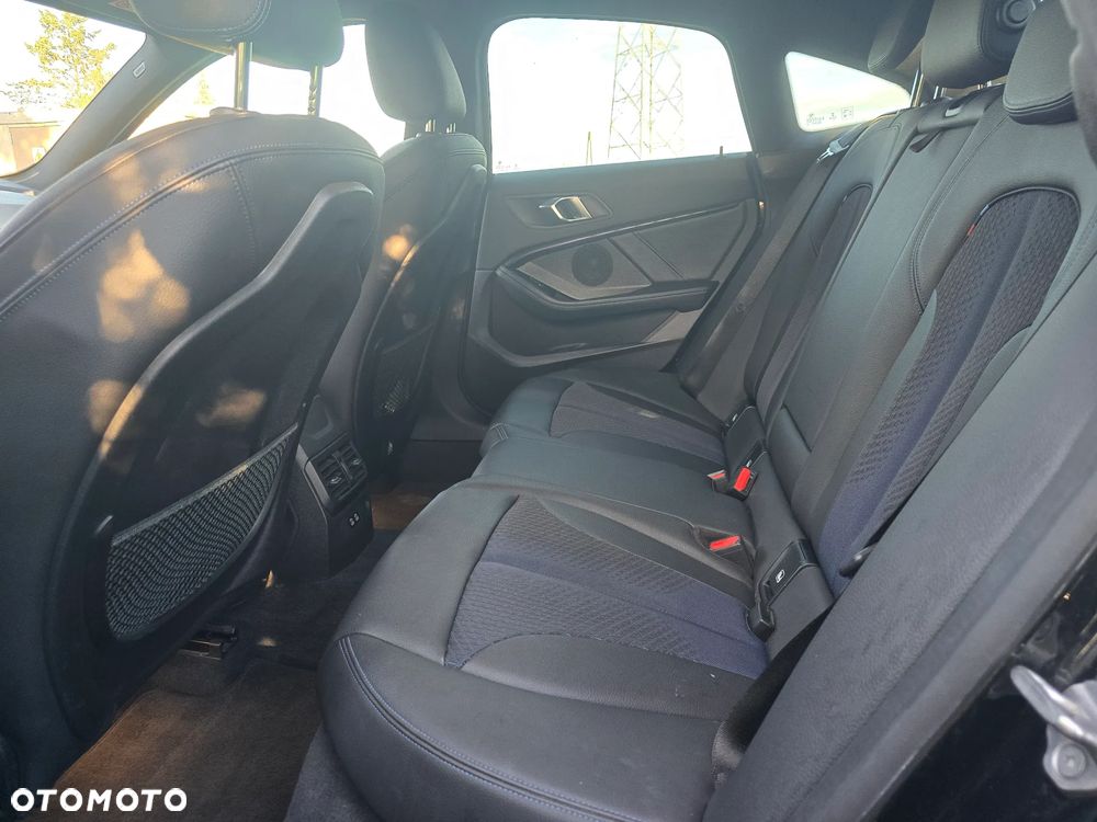 BMW Seria 2 218i - 29