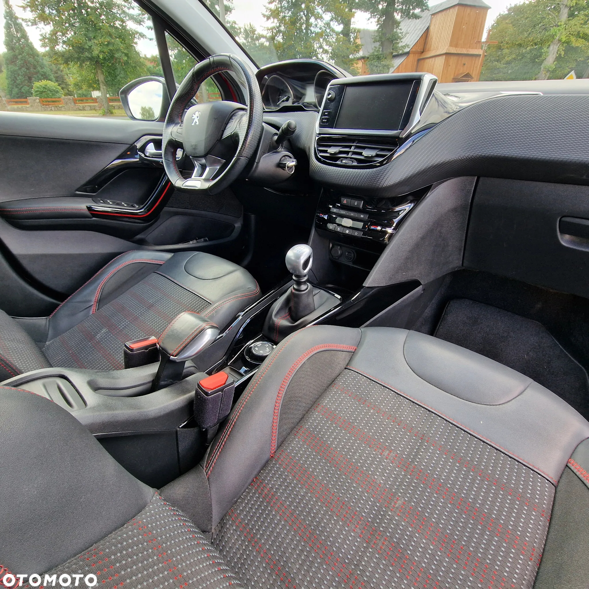Peugeot 2008 1.2 Pure Tech GPF Style S&S - 28