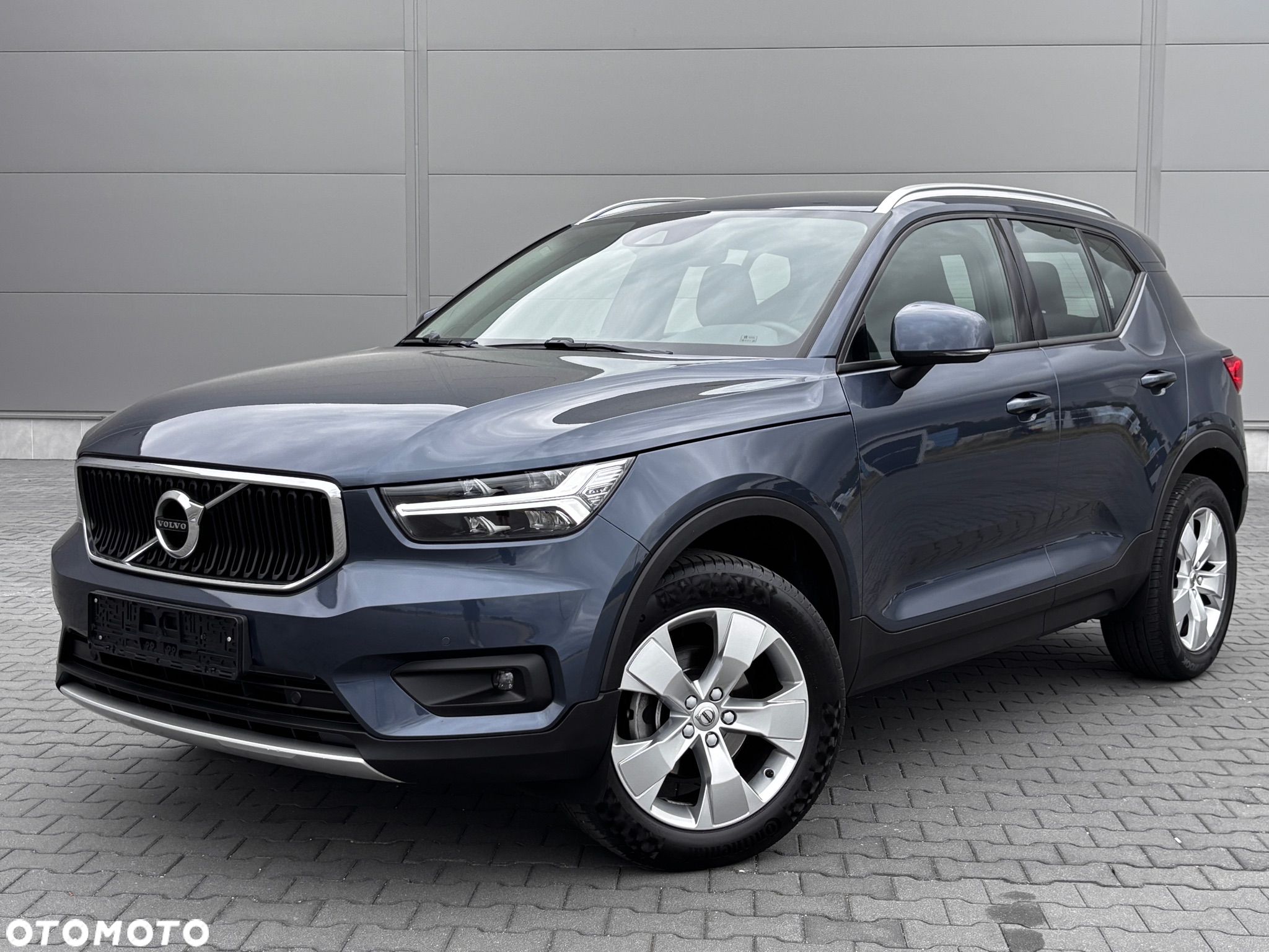 Volvo XC 40 T3 Geartronic Momentum Pro - 4